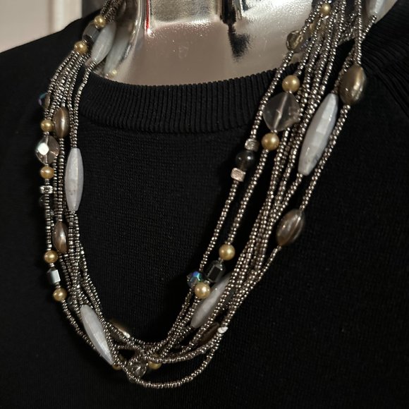Beautiful Vintage Beaded Necklace - Picture 1 of 2
